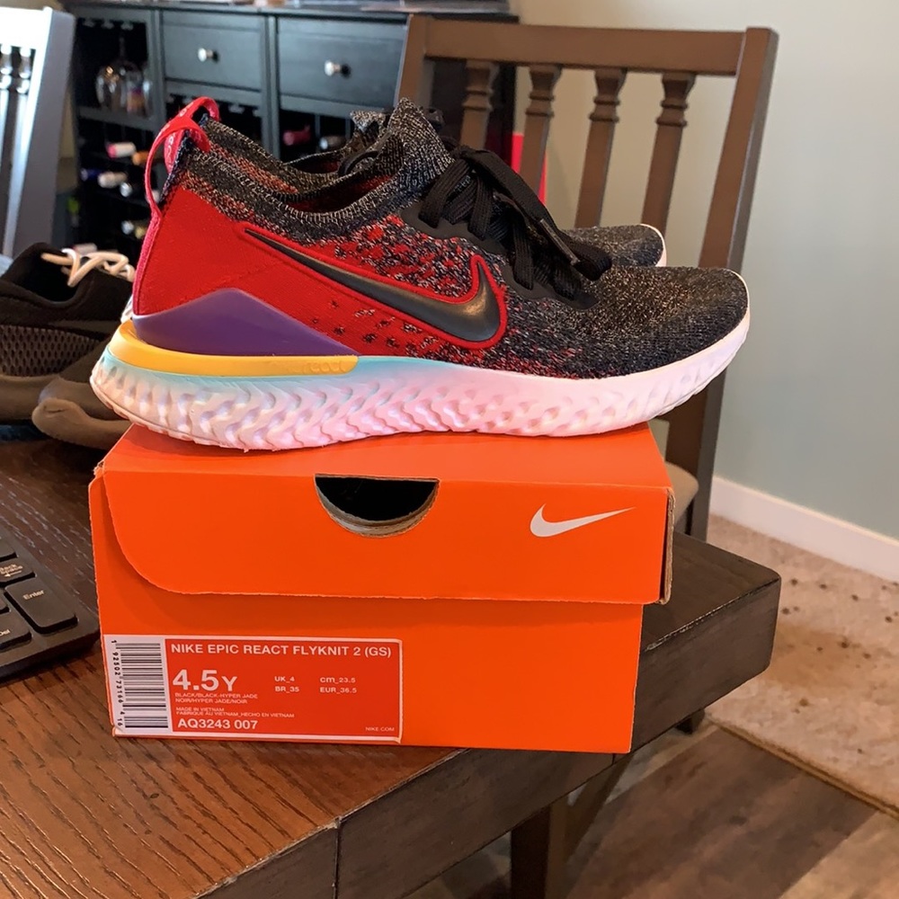 Boys Nike flyknit epic react 4.5